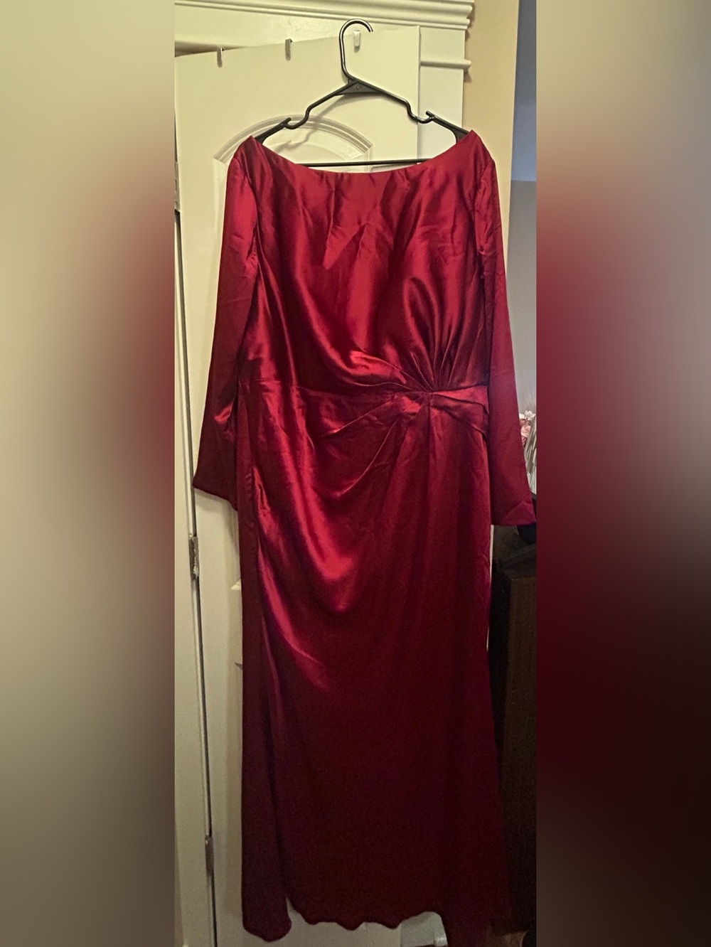 Elegant Red Satin Evening Dress with Twist Detail